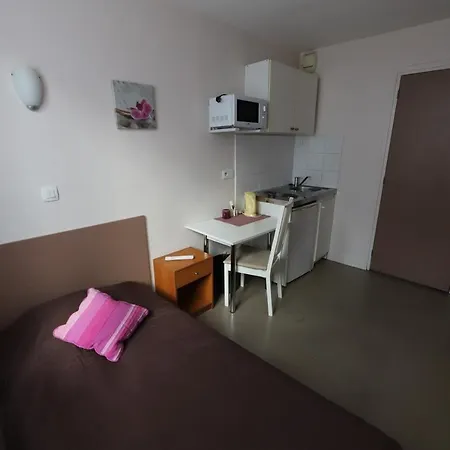 Hotel Du Roussillon Parigi