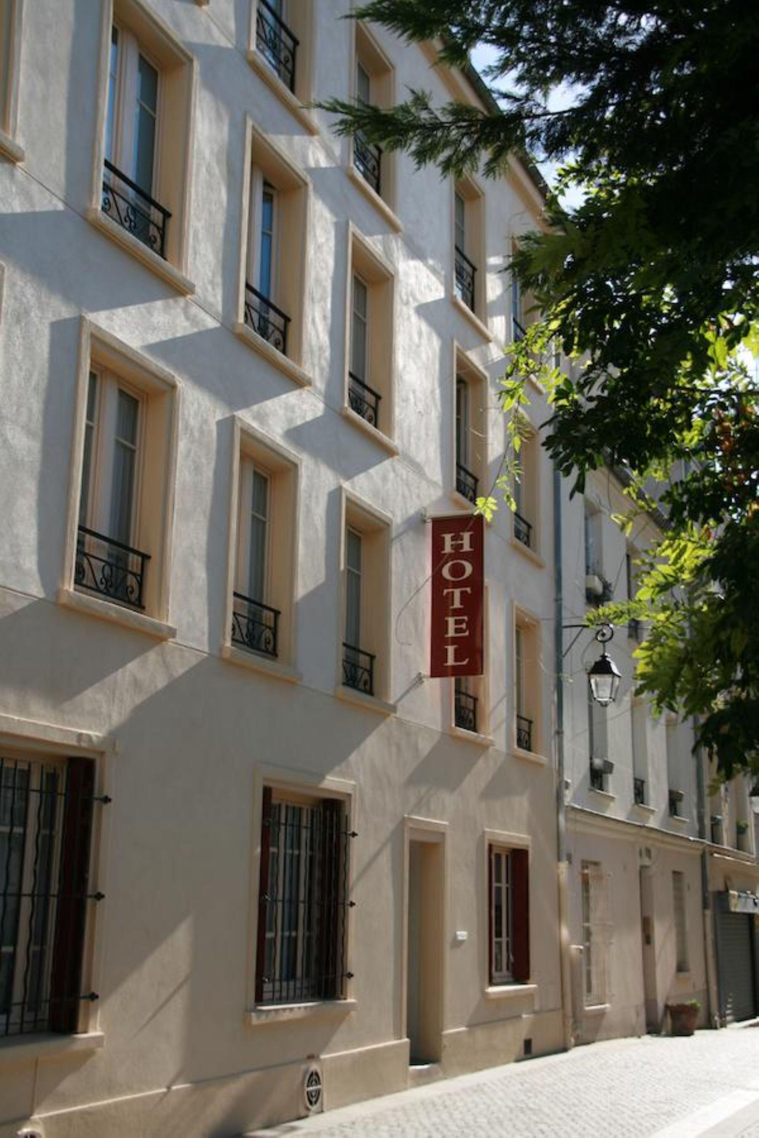 Hotel Du Roussillon Paris